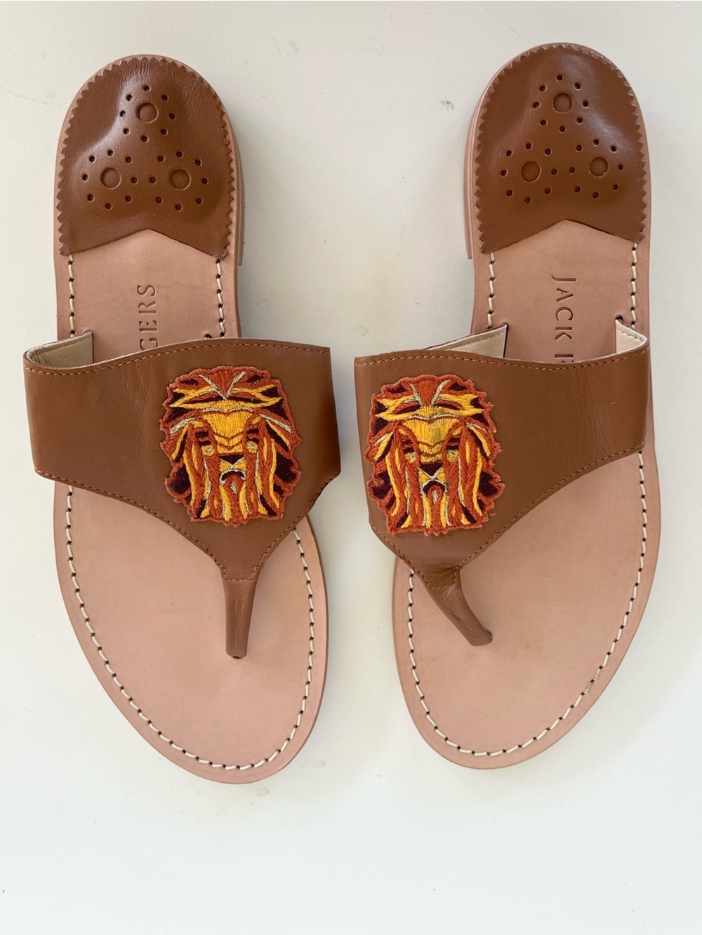 Jack Rogers Luggage Leo Lion Embroidered Leather Jacks Flat Thong Sandals, 9